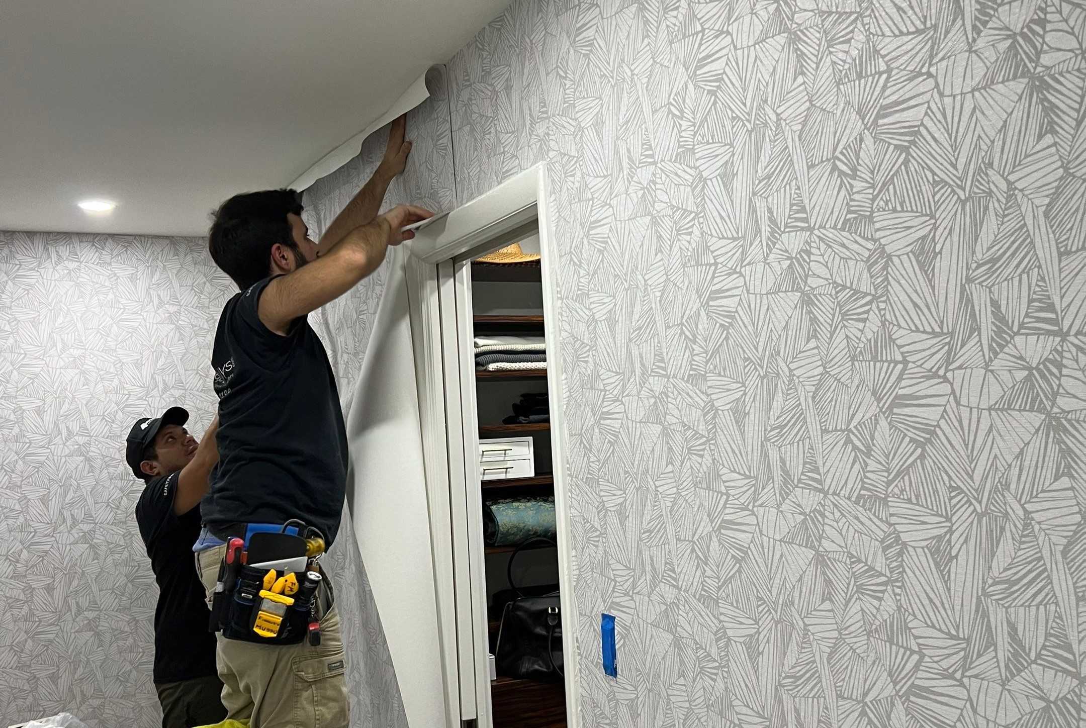Professional wallpaper installation project 5